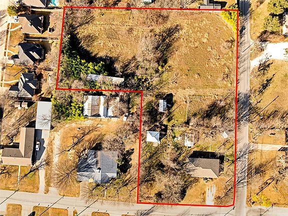 2nd image of 701 Keaton Rd S