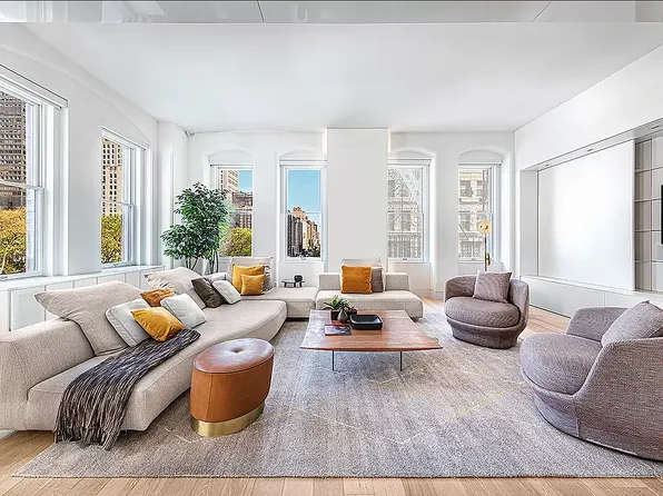 186 5th Ave #4A, New York, NY 10010