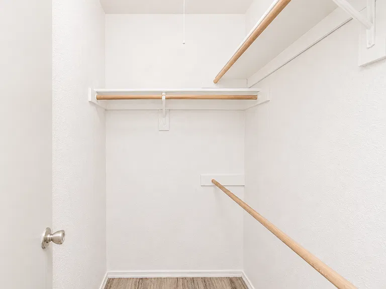 Riverbend Apartments — Photo 42