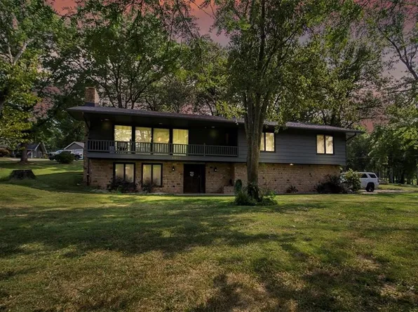 6025 Honey Locust Ln, Sedalia, MO 65301