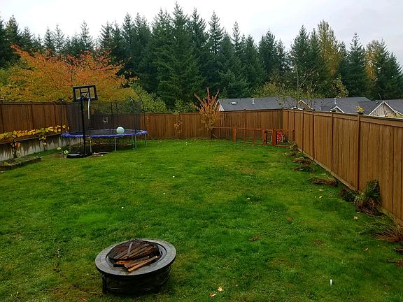 Spacious back yard 