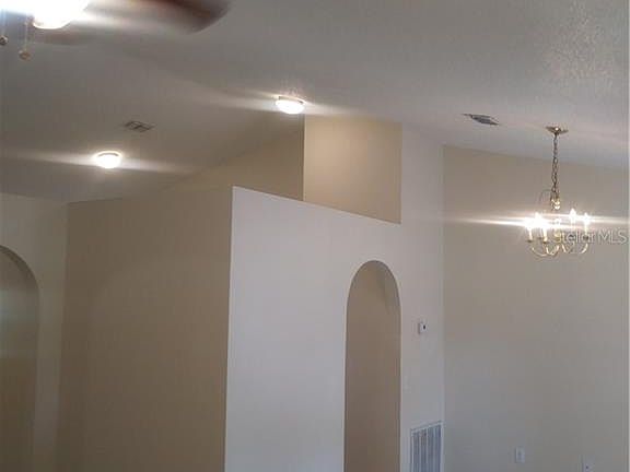 3rd image of 813 Savona Pl