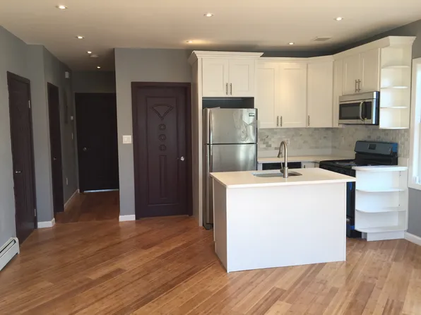 13937 232nd St, Springfield Gardens, NY 11413