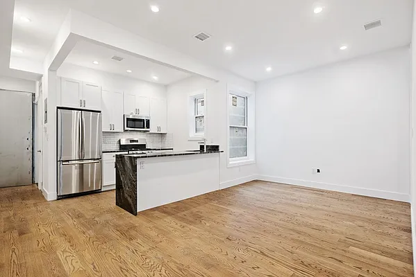 Rented by Citi Habitats | media 31