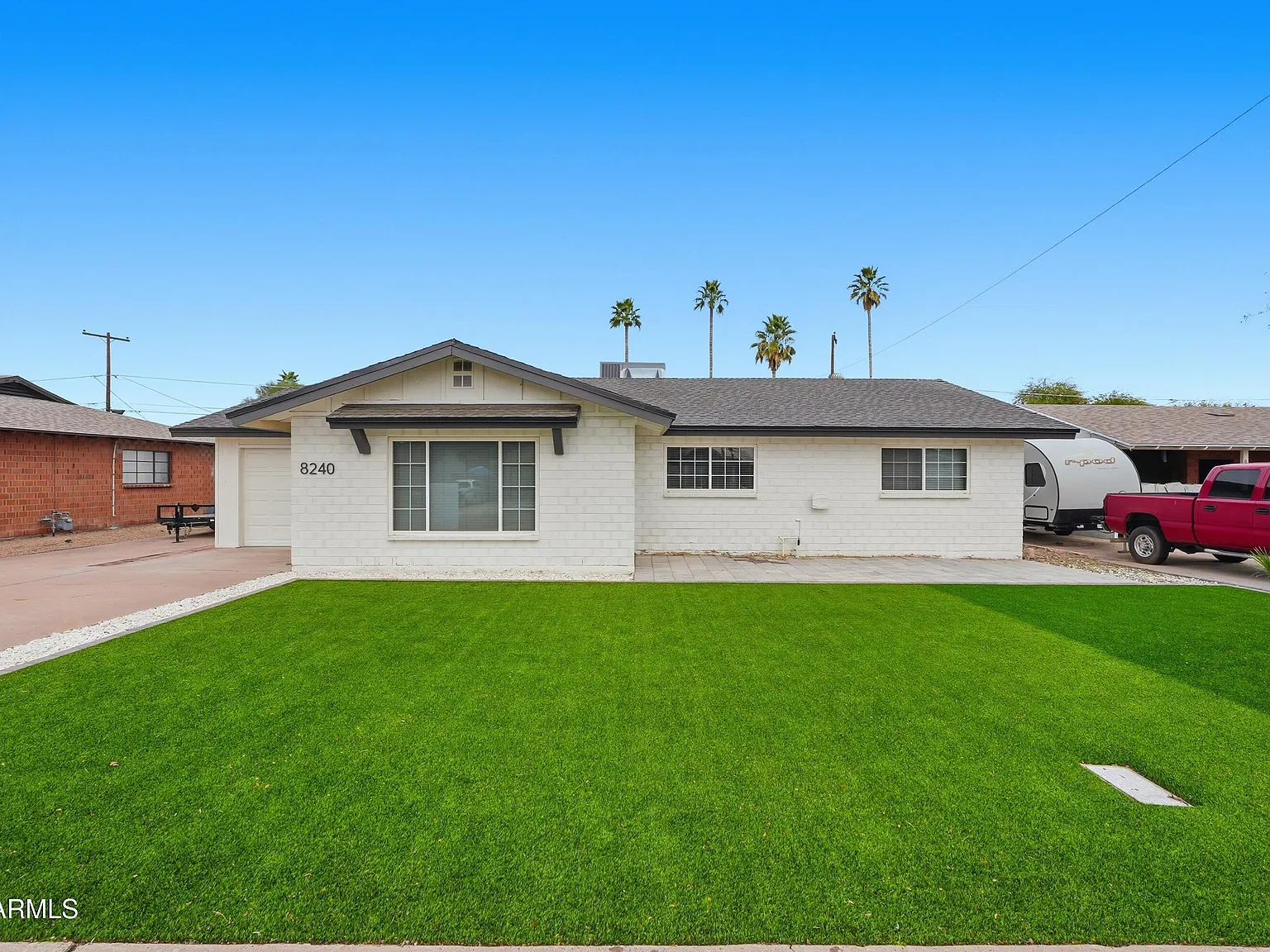 3 bed, 2.0 bath, 1811 sqft, $3,000 — Photo 1