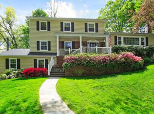 111 Barton Rd, White Plains, NY 10605