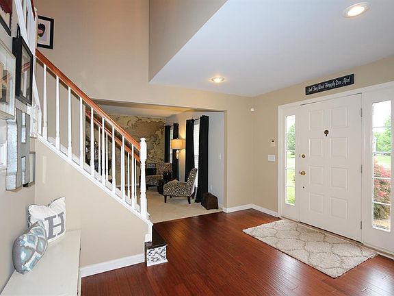 3rd image of 1552 Hunt Club Dr