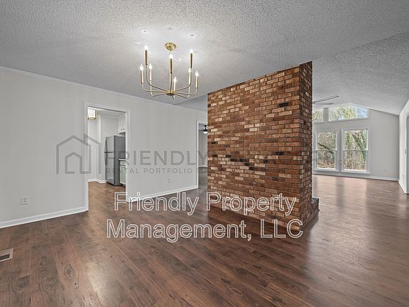 4th image of 2119 Dave St