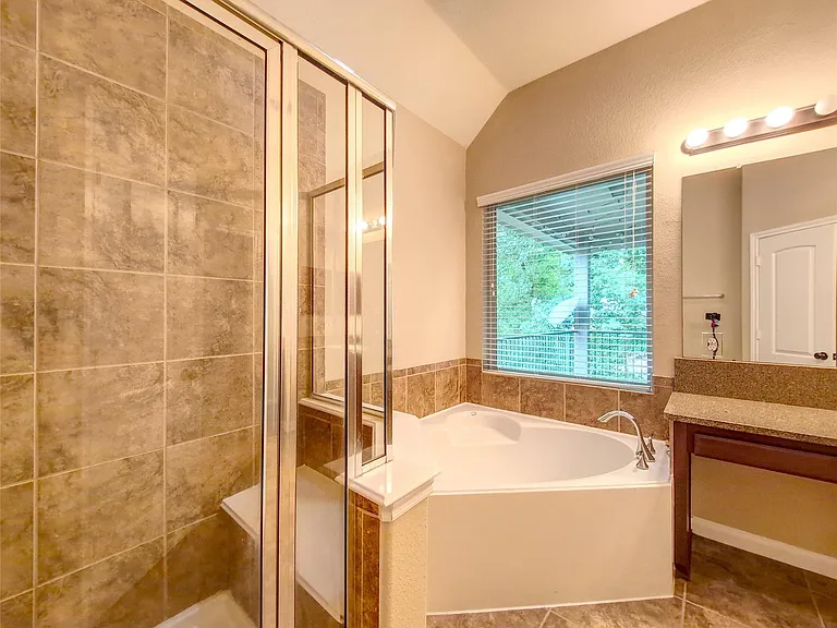 26 Cheswood Manor Dr — Photo 12