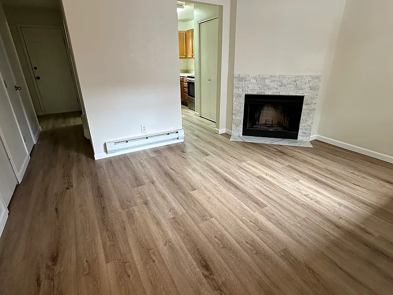 555 Winnie Way #555 — Photo 3