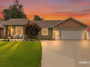 1924 Cedarbrook Dr, Jenison, MI 49428
