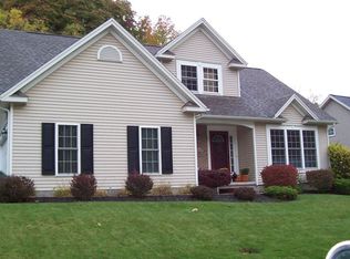 95 Peaceful Trl, Irondequoit, NY 14609