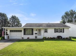 418 Phyllis Ave, Chester, WV 26034
