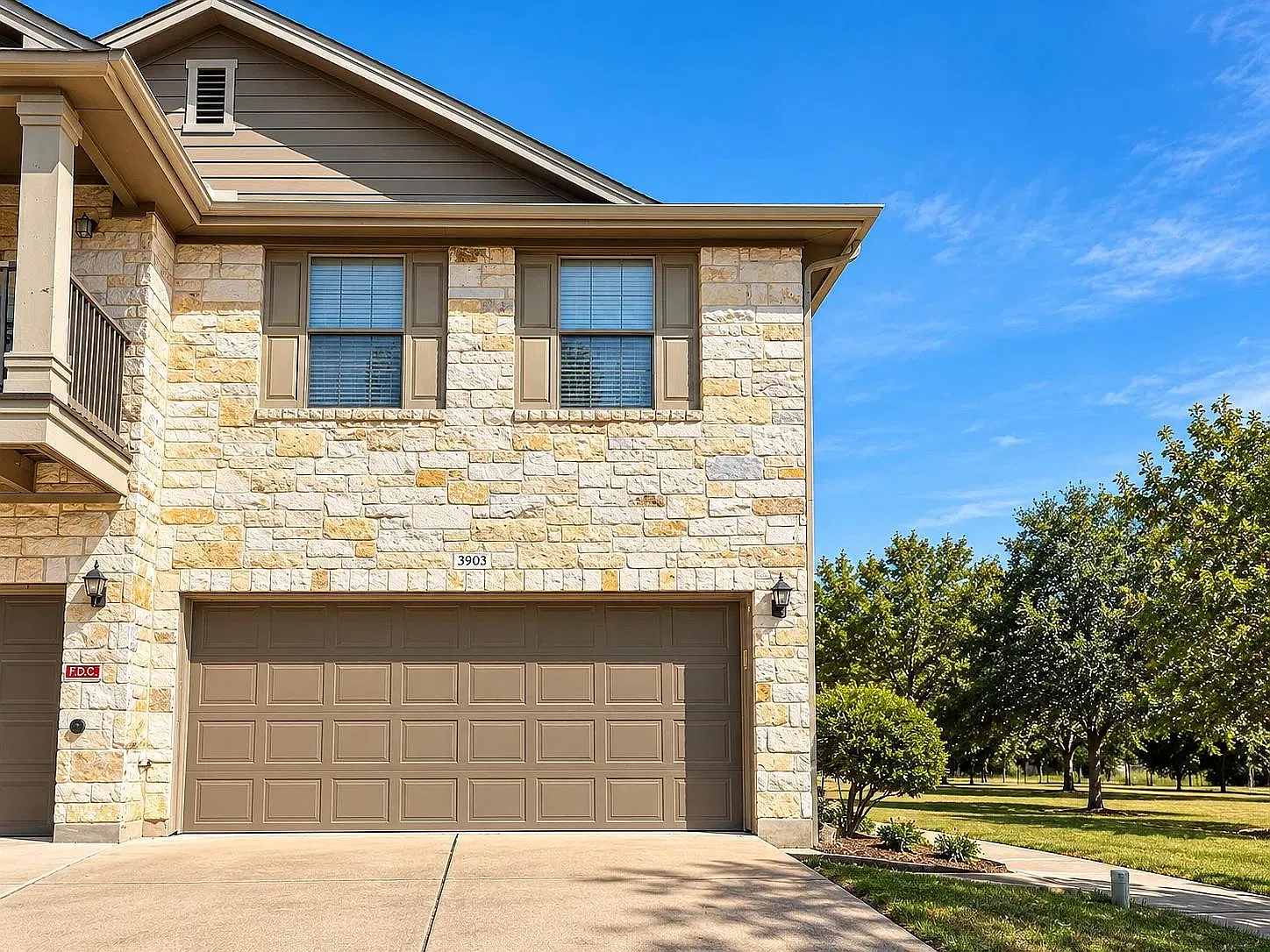 2 bed, 2.5 bath, 1334 sqft, $2,500 — Photo 1