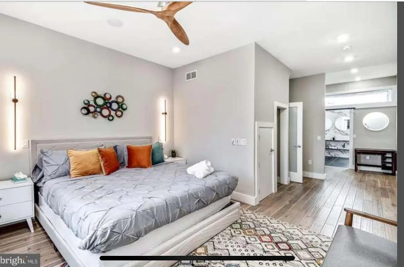 2309 Dickinson Street - 1 — Photo 4