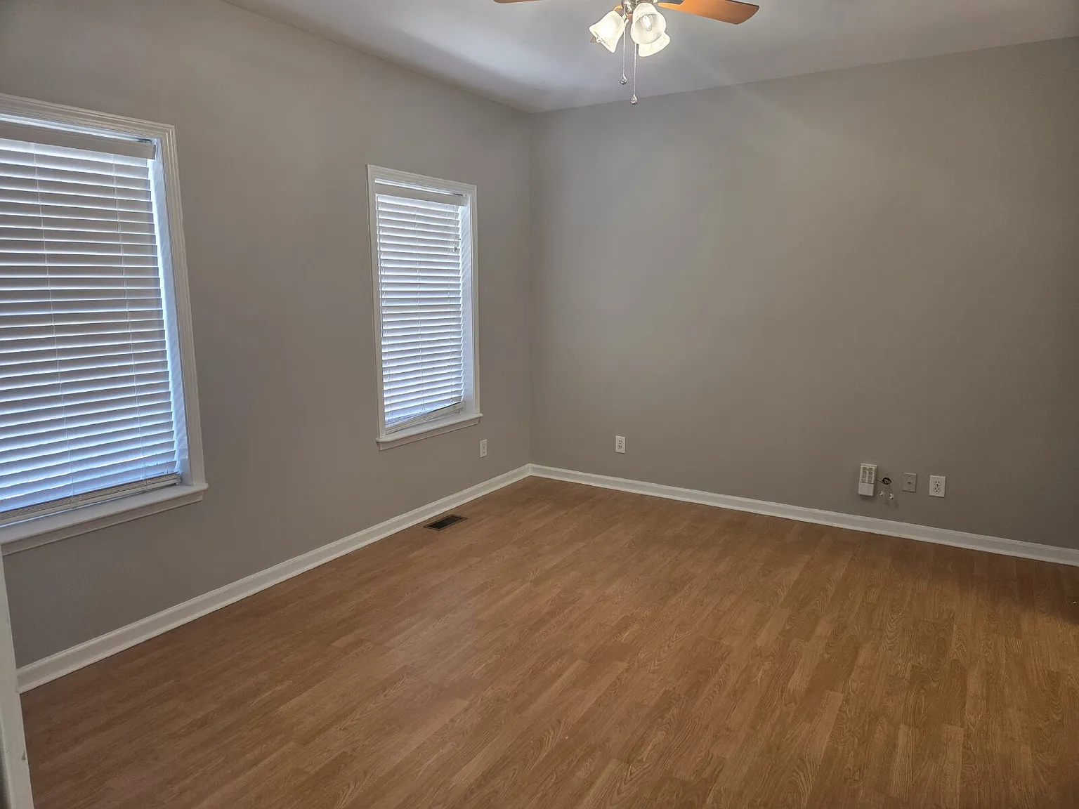 4 bed, 2.5 bath, 2970 sqft, $2,899 — Photo 4