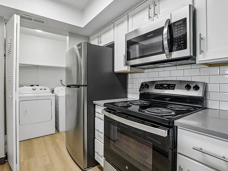 Brighton Place Apartments — Photo 75