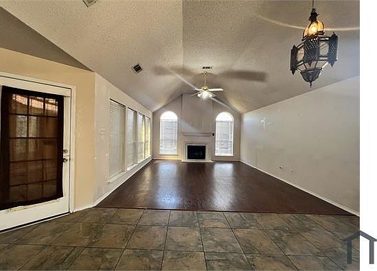 5th image of 509 E Lynn Creek Dr