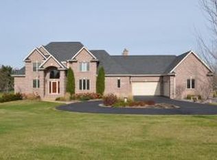 W4736 Pebble Dr, Elkhorn, WI 53121