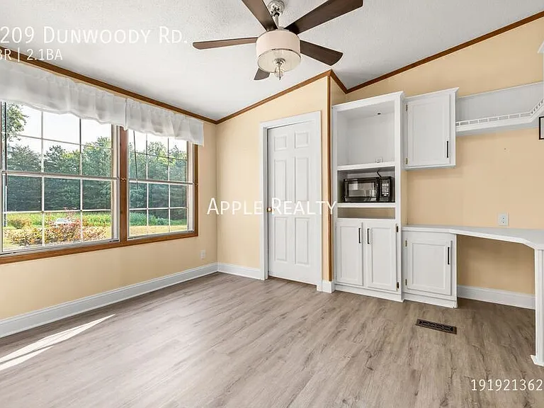 6209 Dunwoody Rd — Photo 5