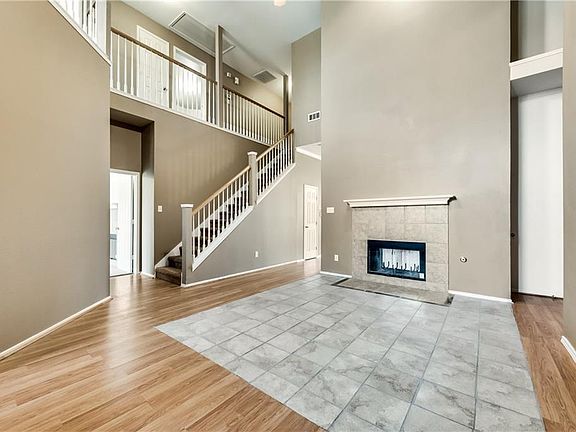 5th image of 3163 Market Center Dr