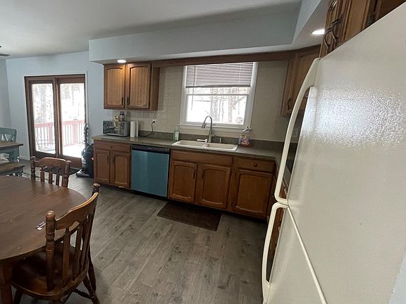 3rd image of 112 Paxinos Dr