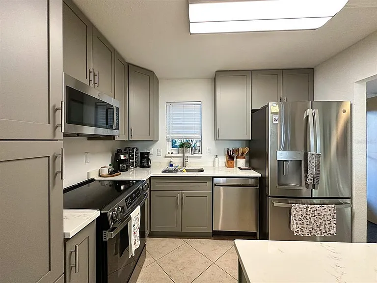 7920 Sun Island Dr S #102 — Photo 8