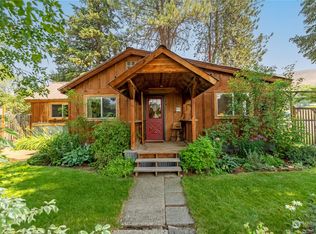 822 Main St, Winthrop, WA 98862