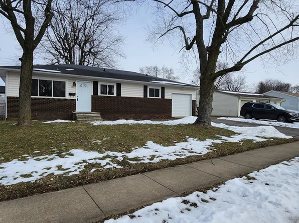 11 Eastridge Dr, Greenwood, IN 46143