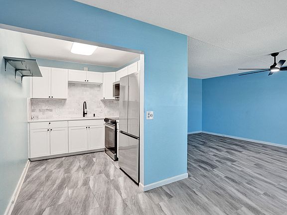 5th image of 358 Oakridge T #358
