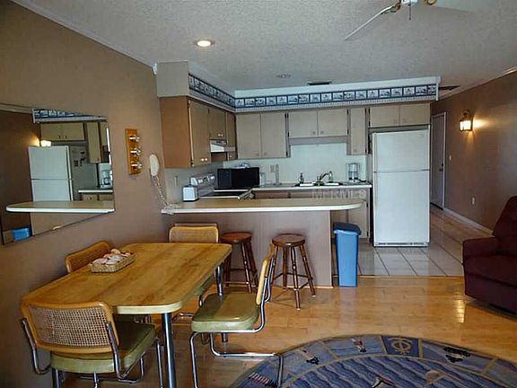 3rd image of 1765 Gulf Blvd Unit 402