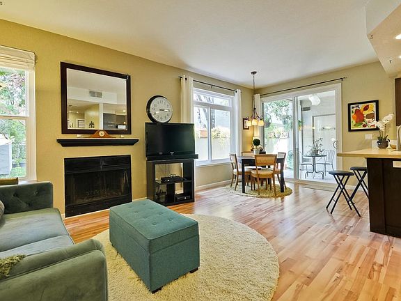 3rd image of 95 Hobson St APT 10A
