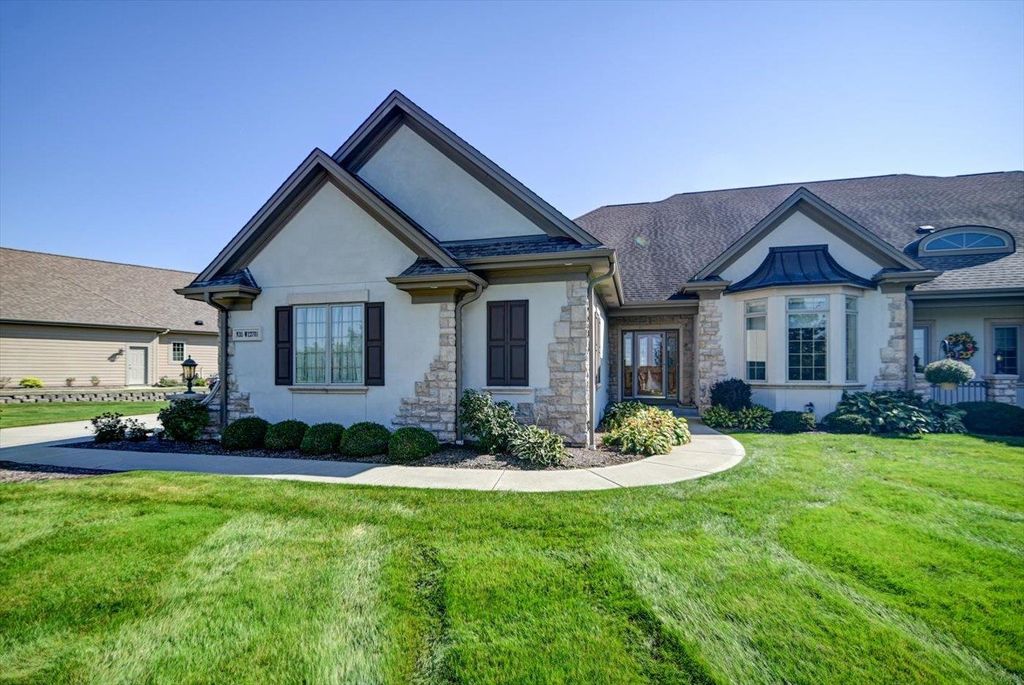 N35W23701 Auburn Ct #1, Pewaukee, WI, Pewaukee