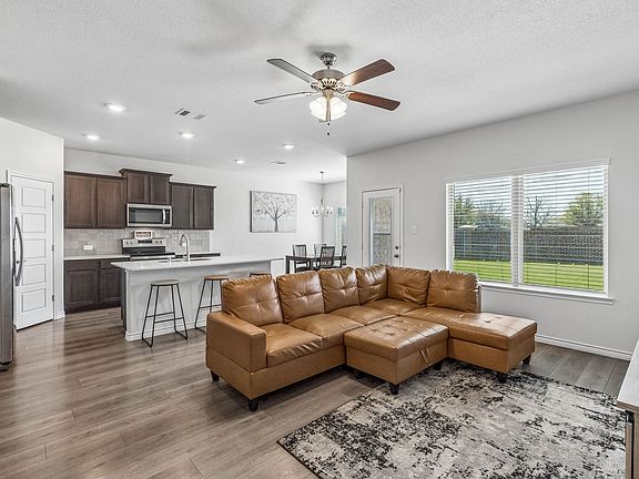 4th image of 113 Cottage Ln