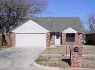 813 W Oak St, Yukon, OK 73099