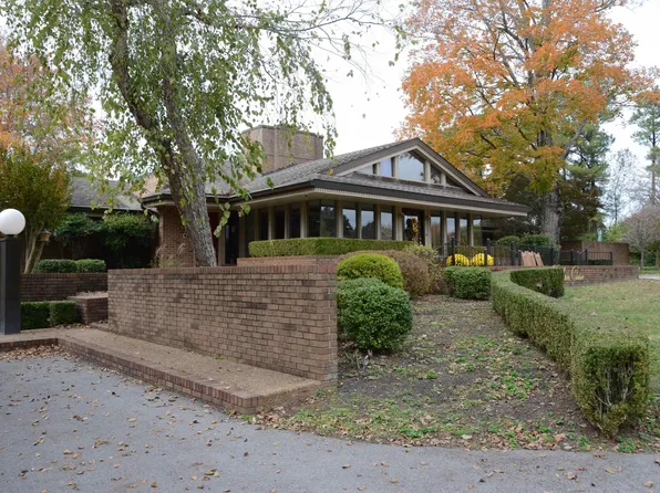 549 Robertson Rd N, Murray, KY 42071