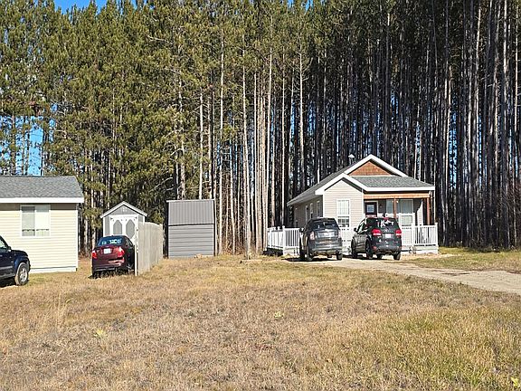 3rd image of 21810-9 Mile Rd