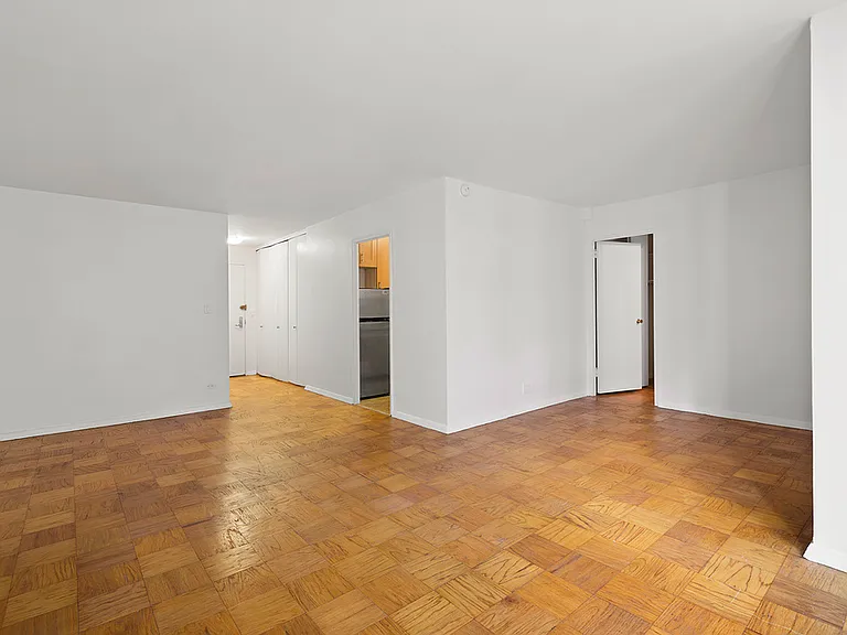 401 E 89th St #10D — Photo 2