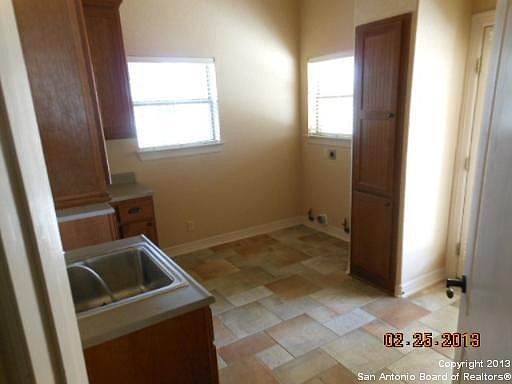 5th image of 458 Settlers Way
