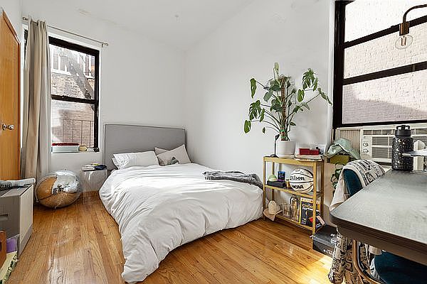 1st image of 2 Bank St #12B
