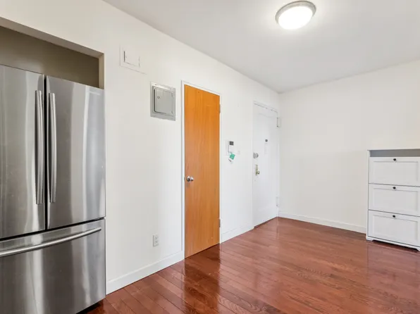 67-12 Yellowstone Boulevard image 8 of 13