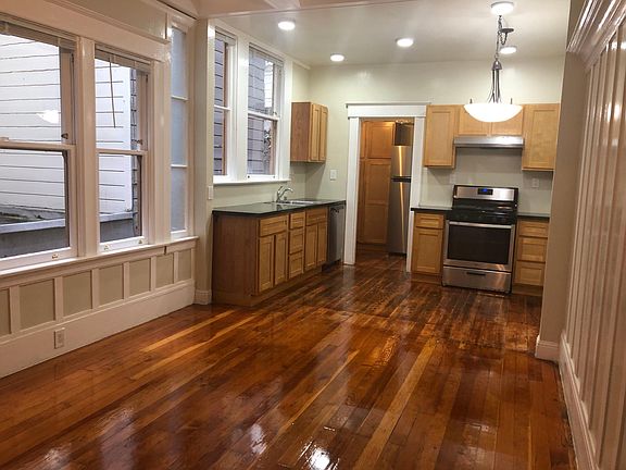 3rd image of 249 Oak St APT 1