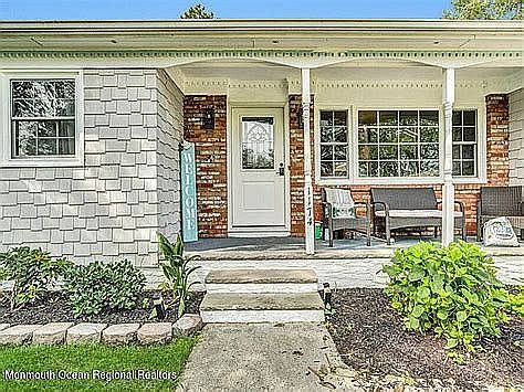 1st image of 1174 Laurel Dr