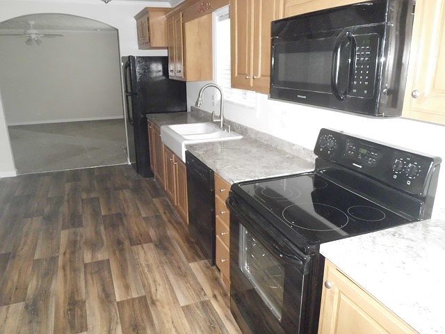 1st image of 122 Winter Oak Dr