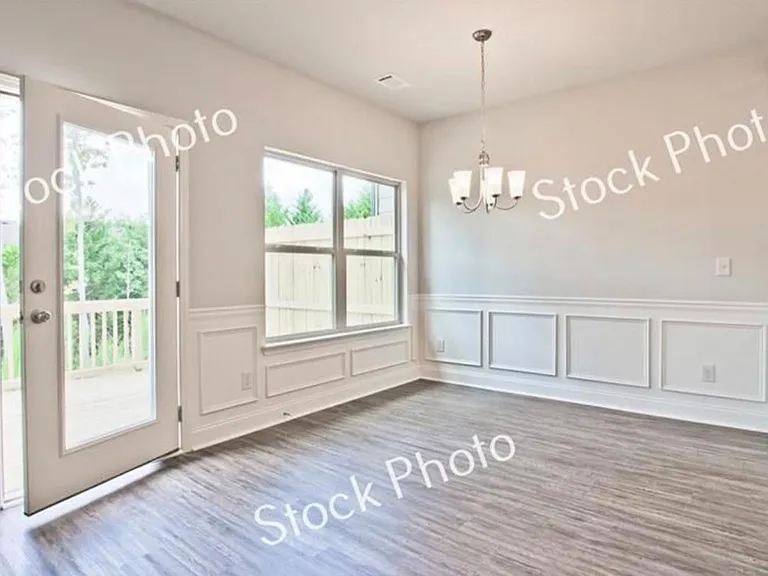 491 Rockfern Ct — Photo 3