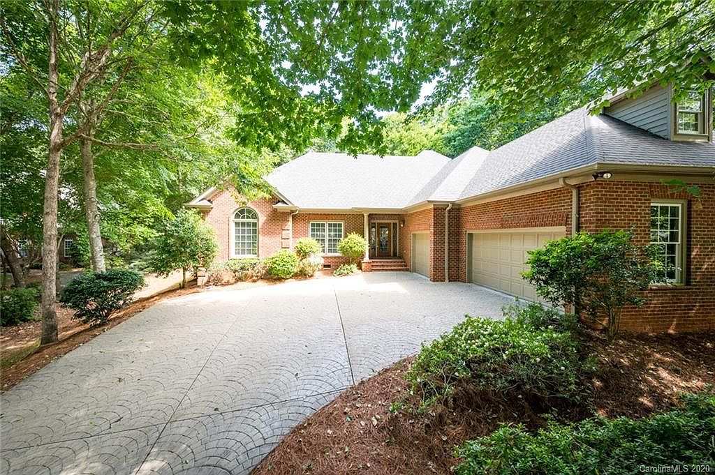 215 Pebble Stone Ln Matthews Nc 28104 Mls 3630140 Zillow - How Much Does A 10×20 Paver Patio Cost 215 Pebble Stone Ln Matthews Nc 28104 Mls 3630140 Zillow - How Much Does A 10×20 Paver Patio Cost