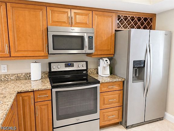 3rd image of 11610 Caravel Cir APT 105