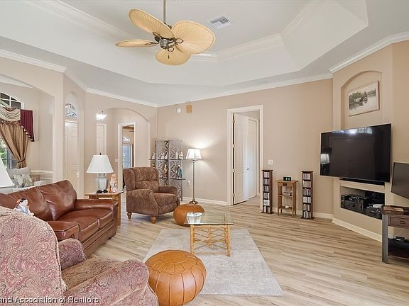5th image of 2832 Briarwood Ln
