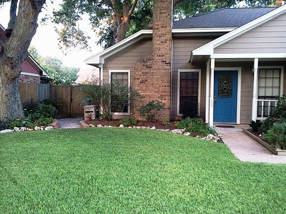 2nd image of 102 Sandalwood Dr