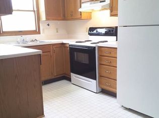 206 Stonewall Ct APT 1*, Nappanee, IN 46550